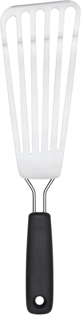 Slotted fish spatula