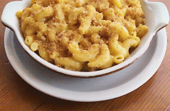 Gif of baked mac and cheese